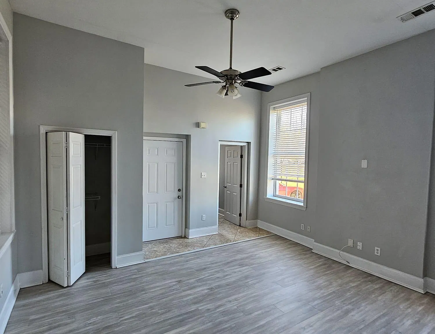 1215 Josephine St — Photo 1
