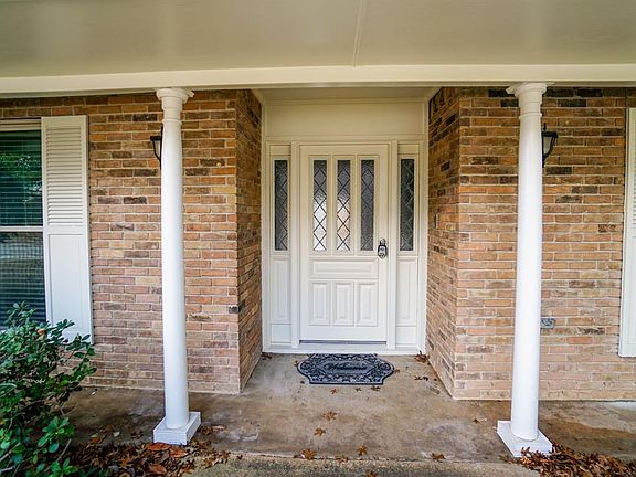 3rd image of 3024 Stanford Dr