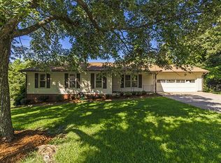 1703 Broadway Dr, Graham, NC 27253