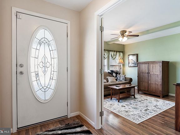 5th image of 46 Paul Revere Ct