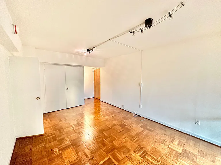 2141 I St NW #402 — Photo 6