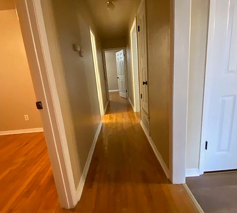 5th image of 1300 West Ln