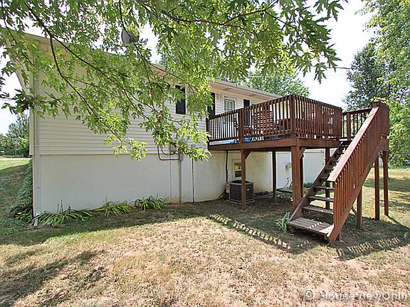 2nd image of 419 Willow Bend Dr