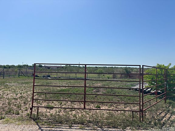 3rd image of 3707 S State Highway 173 N