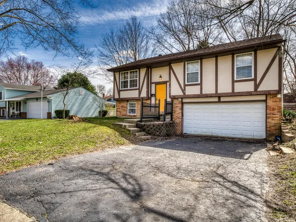1833 Lakeview Dr, Newark, OH 43055