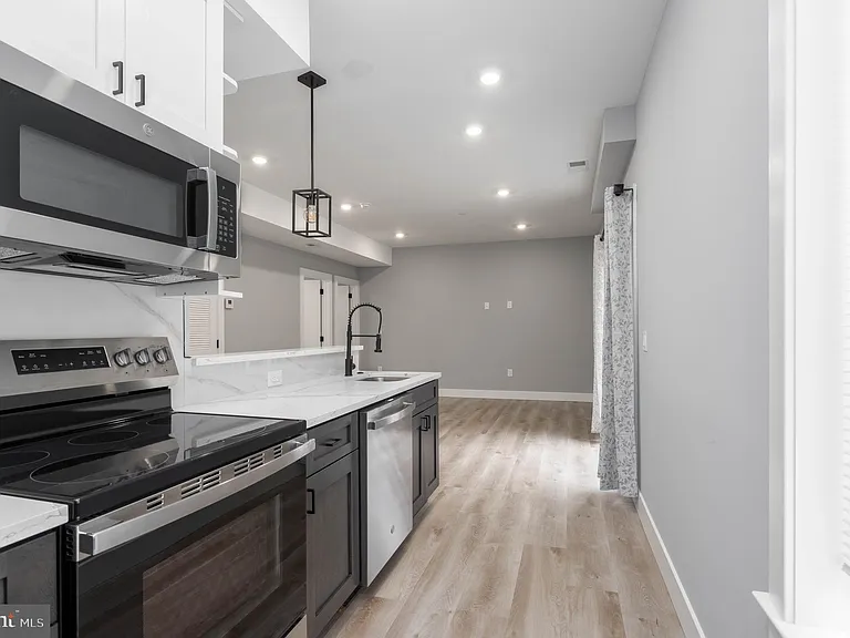 2323 E Cabot St #2 — Photo 7
