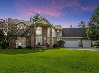 3556 Muirfield Dr, Waterloo, IA 50701
