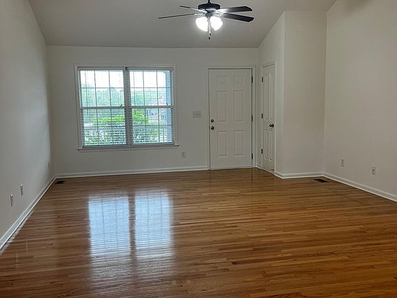 Living room - front entrance