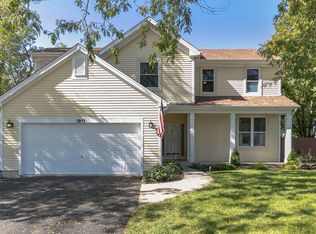 1911 Pine Dr, McHenry, IL 60051