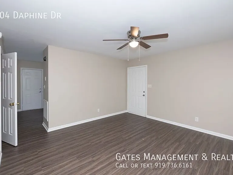 104 Daphine Dr — Photo 3