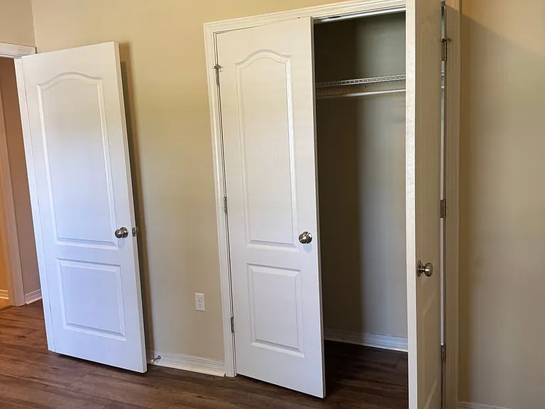 156 Creve Core Dr — Photo 36