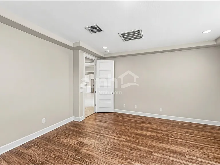 18264 W Thunderhill Pl — Photo 9