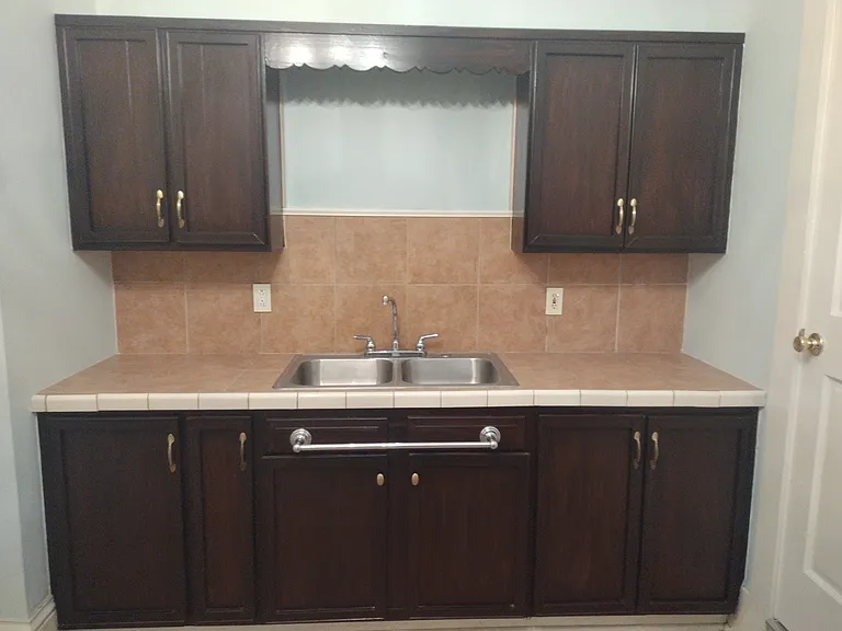 118 E 1st St #2 — Photo 10