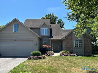 306 Brookside Dr, Swanton, OH 43558