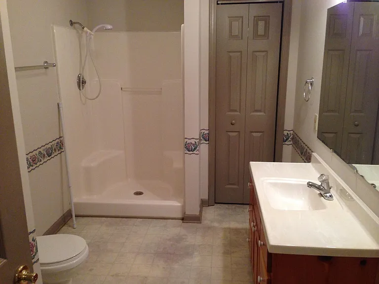 4032 Pine Manor Dr — Photo 3