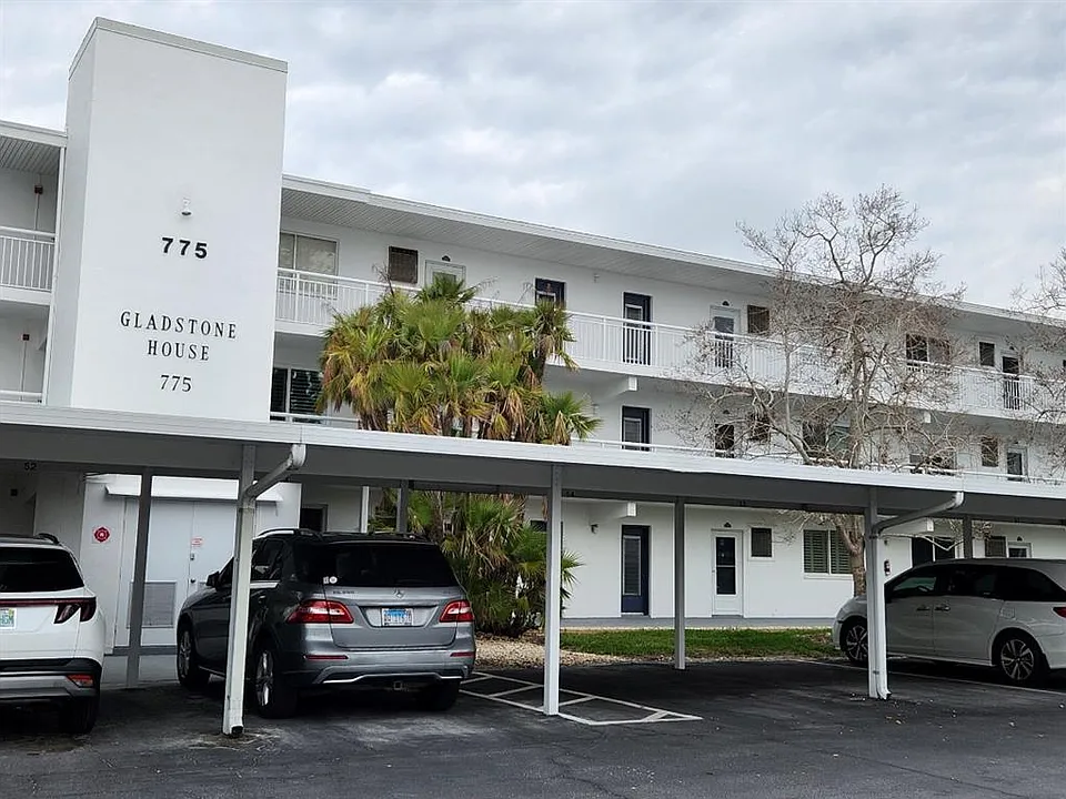 775 John Ringling Blvd #33