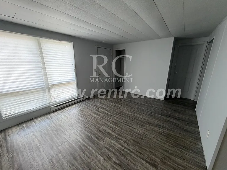 104 Center St — Photo 7