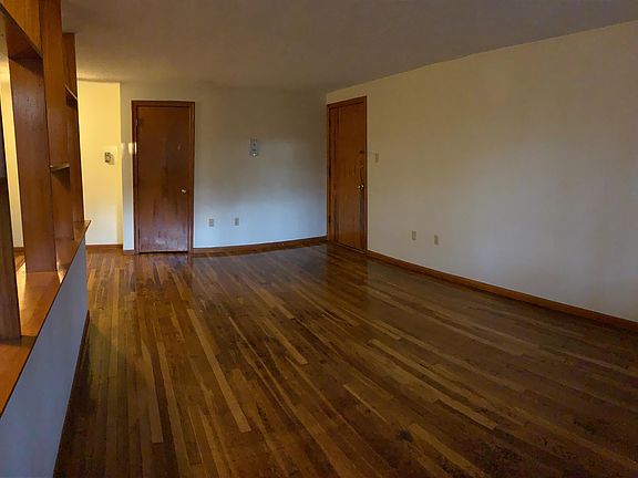 3rd image of 20 Hunt St #26C