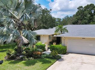 6912 W Country Club Dr N, Sarasota, FL 34243