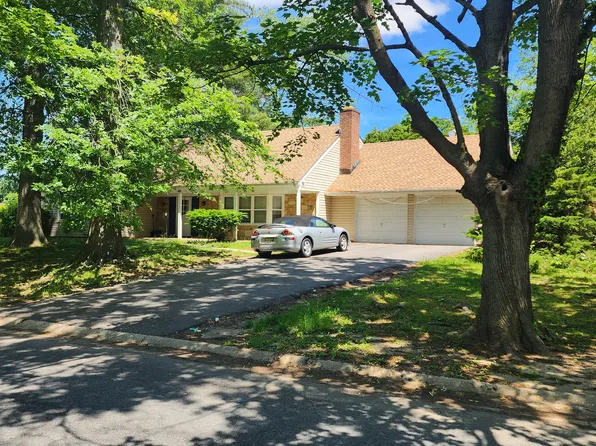 28 Tyler Dr, Willingboro, NJ 08046