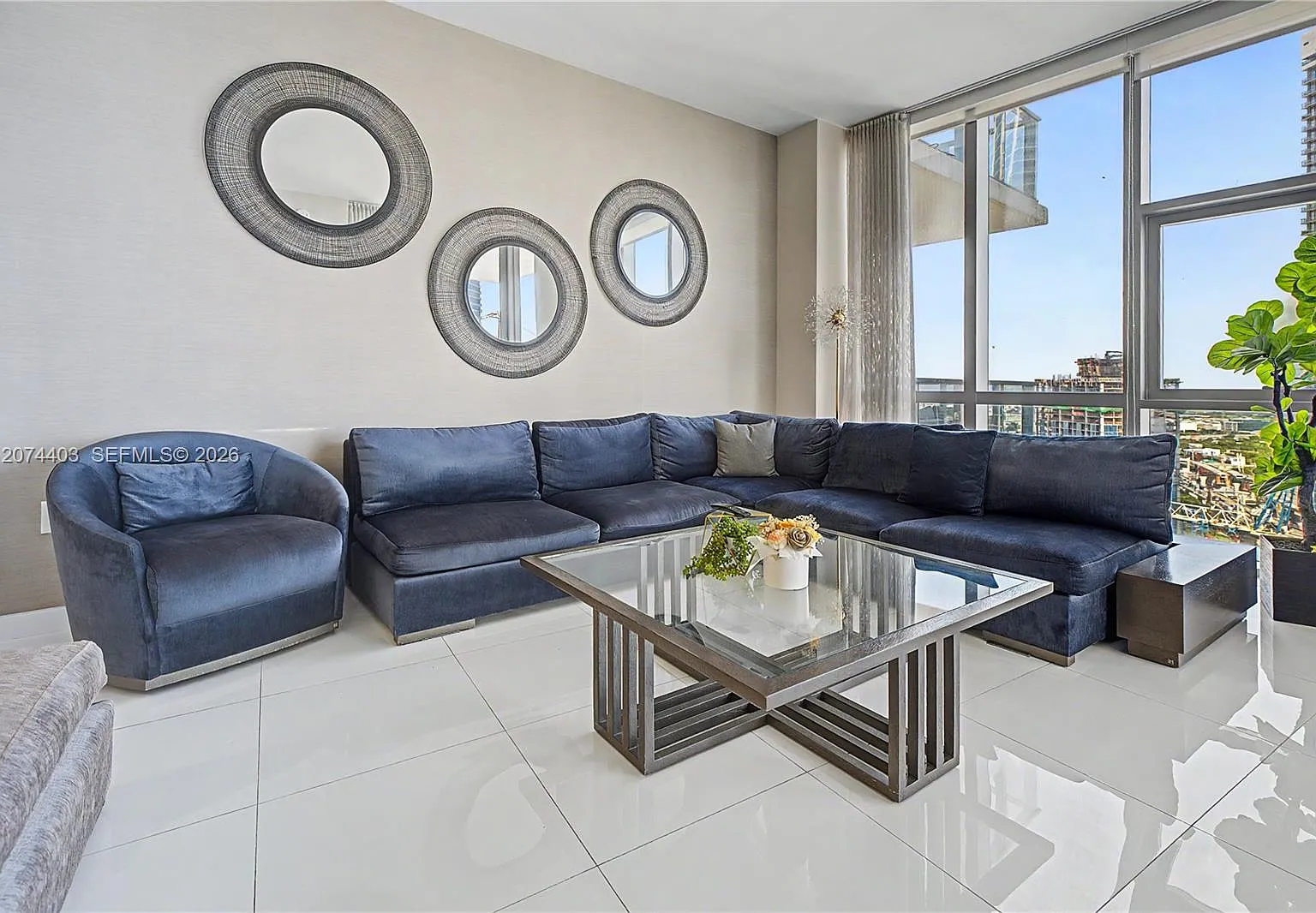 Paramount Miami Worldcent — Photo 2