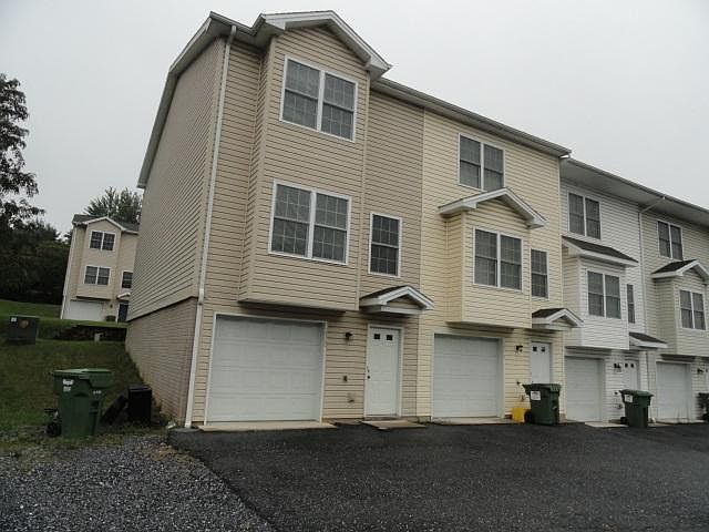 1st image of 2320 Kendall Ln