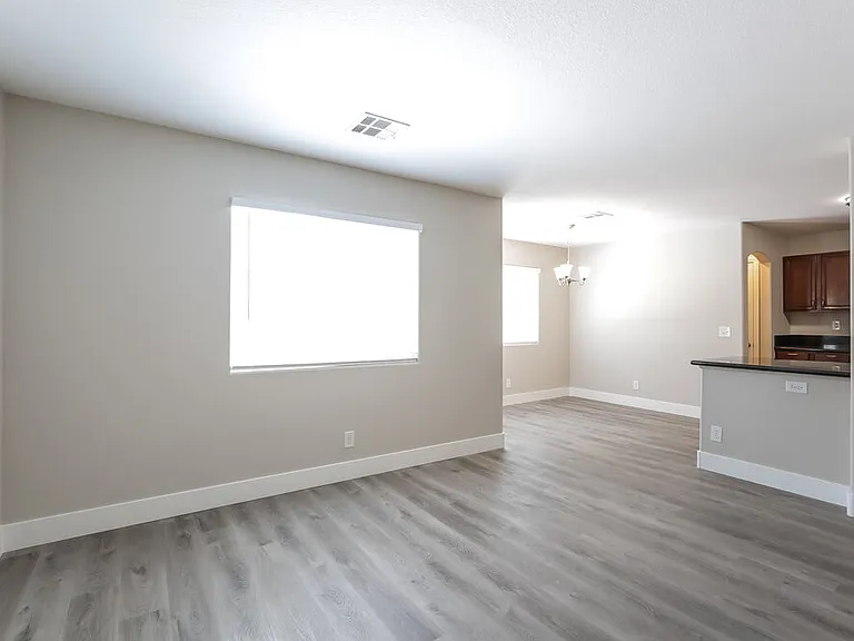 9205 Millikan Ave — Photo 4