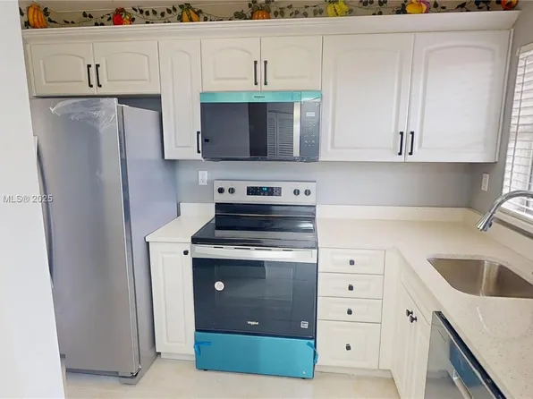9900 Sunrise Lakes Blvd APT 309, Sunrise, FL 33322