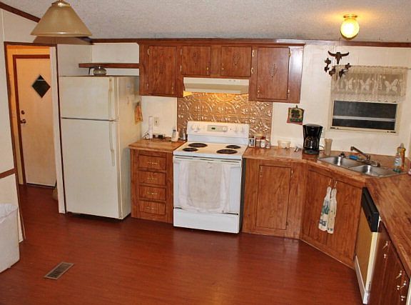 3rd image of 640 Vance Ln