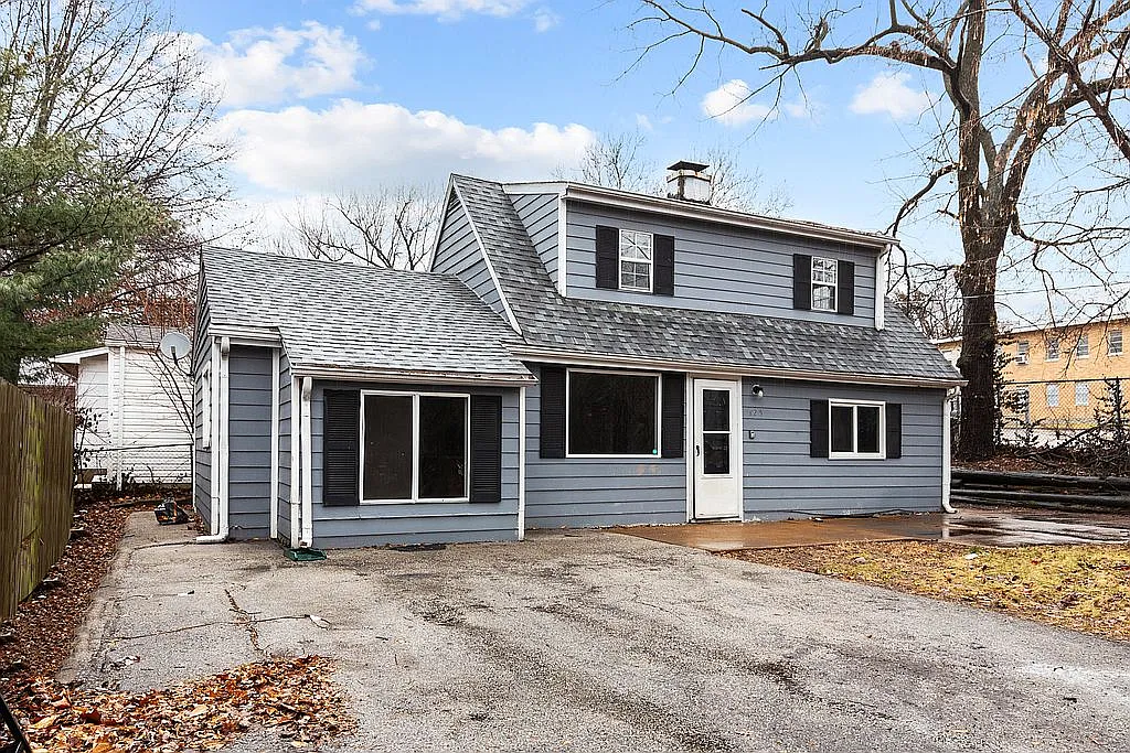 125 Buddie Ave photo 1