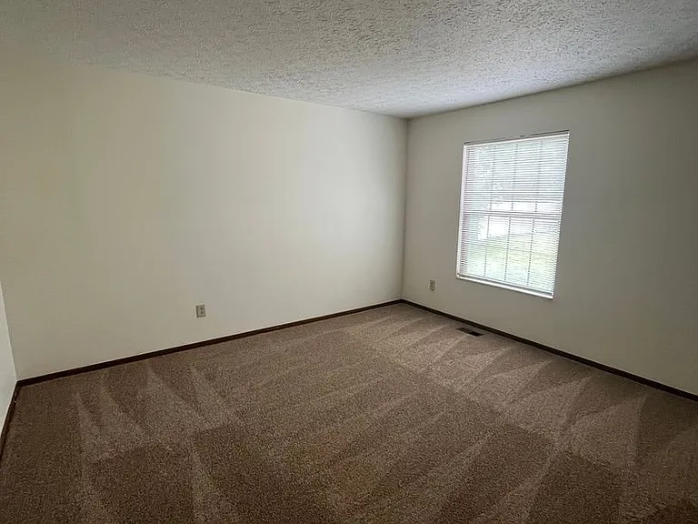 8795 Creve Coeur Ln — Photo 8