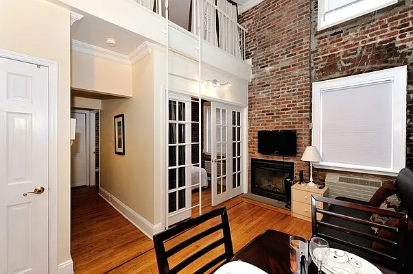 Rented by Eisenberg Exclusives | media 52