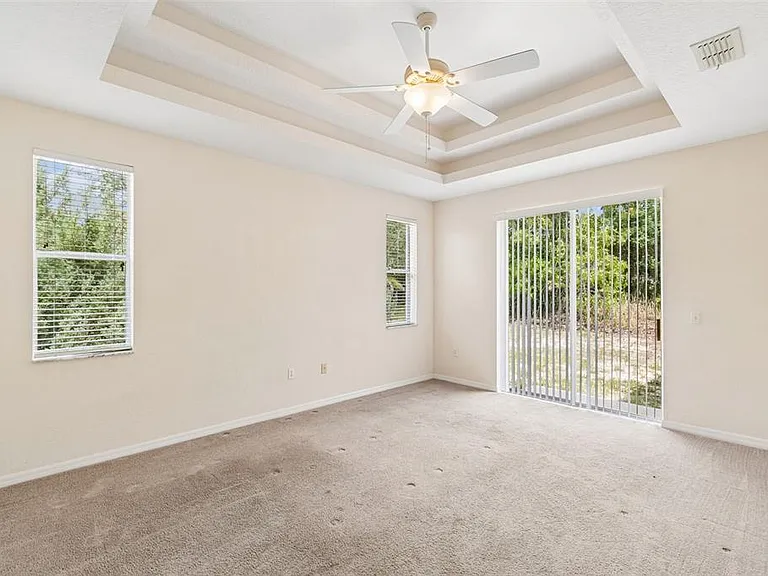 37 Greenpark Blvd — Photo 33