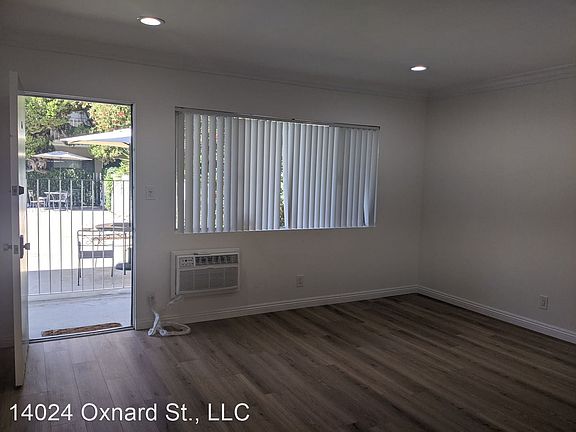 3rd image of 14024 Oxnard St #7