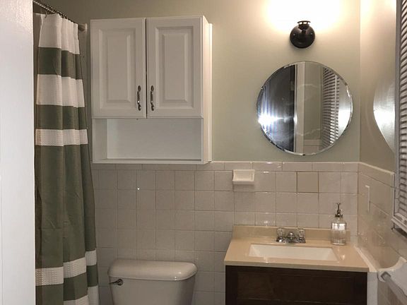 5th image of 1623 6th St 1623-unit B