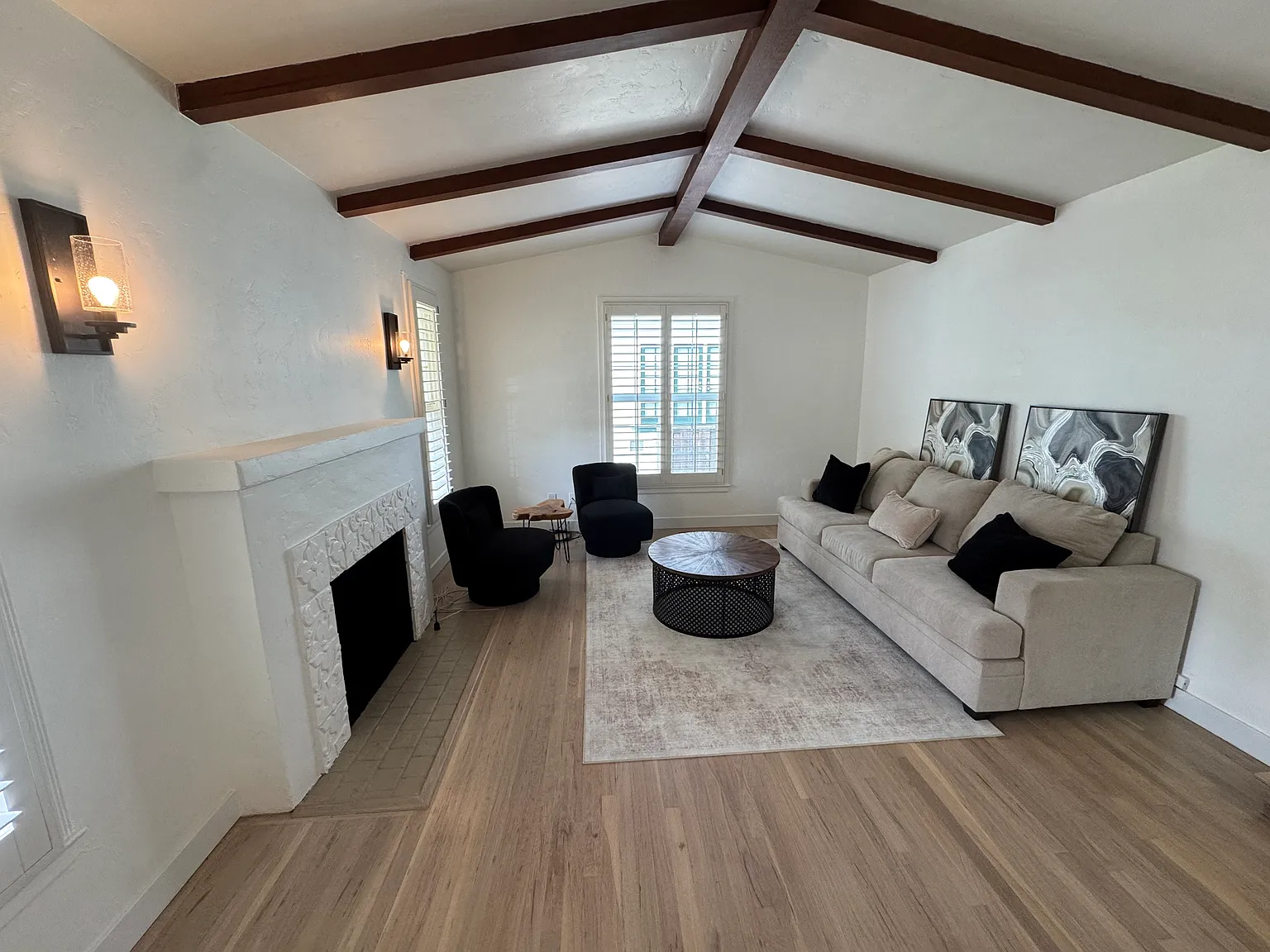 2 bed, 1104 sqft, $4,385 — Photo 3