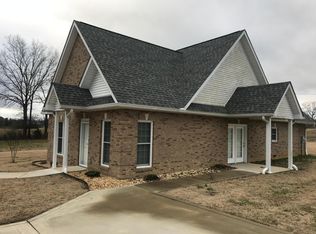 615 Blue Creek Rd, Tullahoma, TN 37388