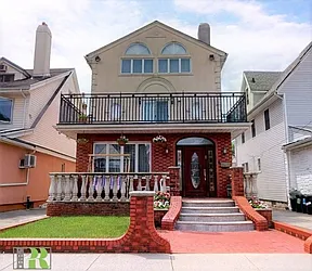 2112 Avenue L  image 1 of 23