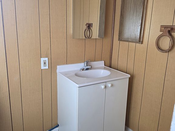 5th image of 20 Rosemary Ln