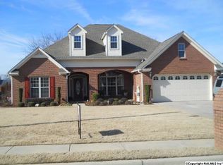 1935 Red Sunset Dr, Decatur, AL 35603