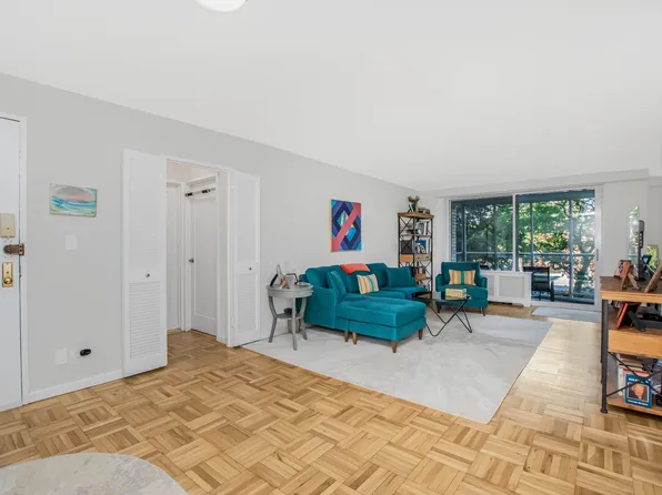 3333 Henry Hudson Parkway image 4 of 10