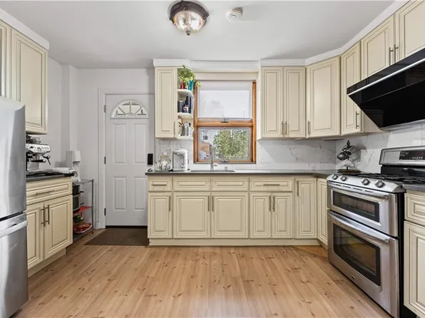 1715 East 35th Street image 8 of 32