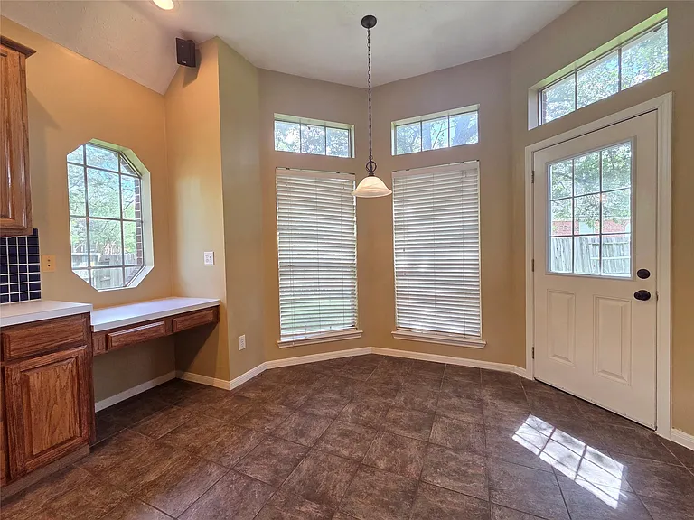 6903 Springcrest Ct — Photo 35