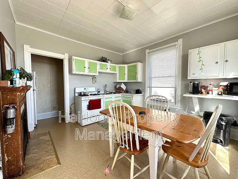 2125 E Superior St #3 — Photo 3