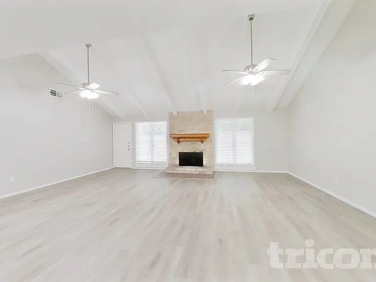 3619 Maple Glen Dr — Photo 2