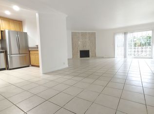 1005 S Barrington Ave APT 1, Los Angeles, CA 90049