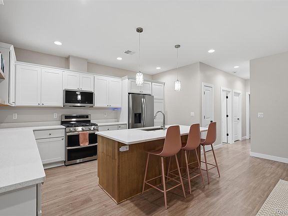 4th image of 2535 Biddle Ave