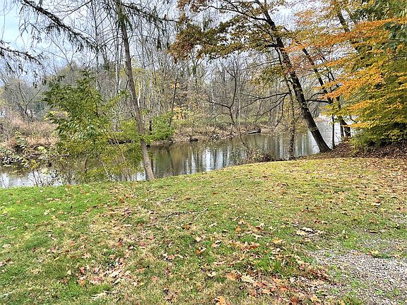 4th image of 627 Sugarcreek Dr