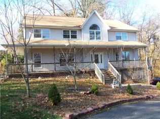 9 Miller Rd, Valley Cottage, NY 10989