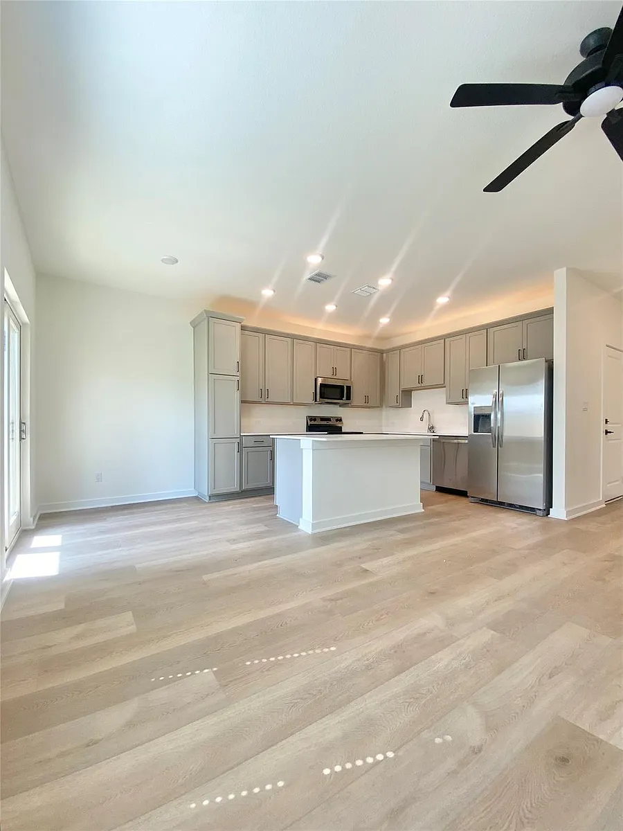 Building Photo - 700 Horseshoe Dr #301